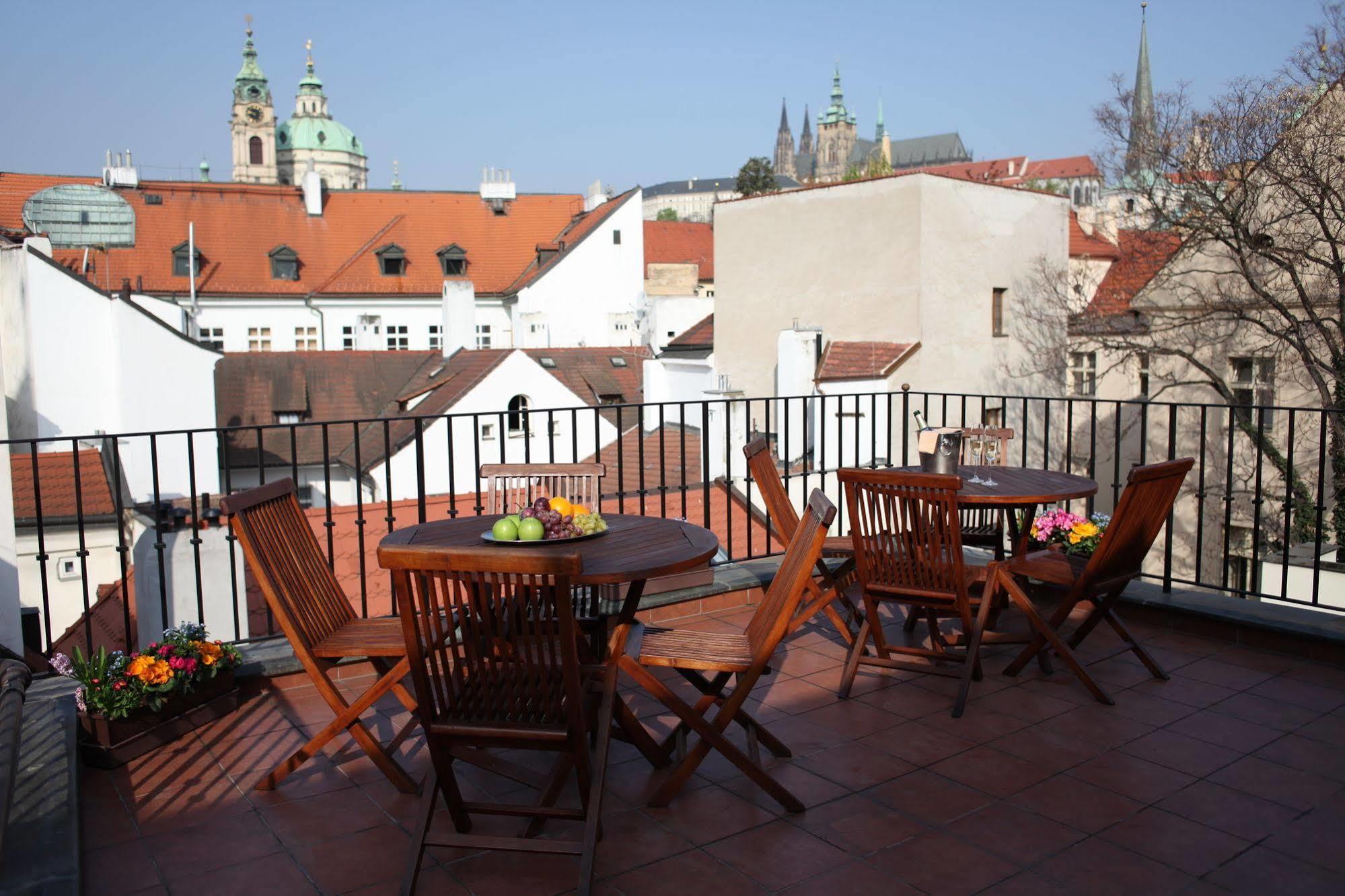 Hotel Pod Vezi Prága Kültér fotó